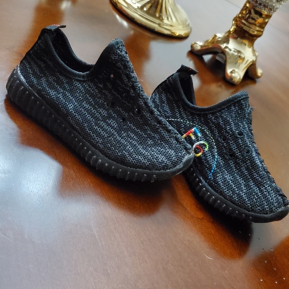 Light Up Toddler boy/girl sneakers - Picture 3 of 3